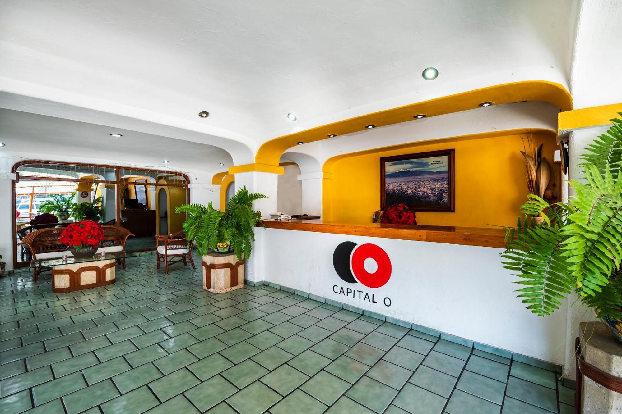 Capital O Colon, Ciudad Guzman Jalisco Hotel Kültér fotó