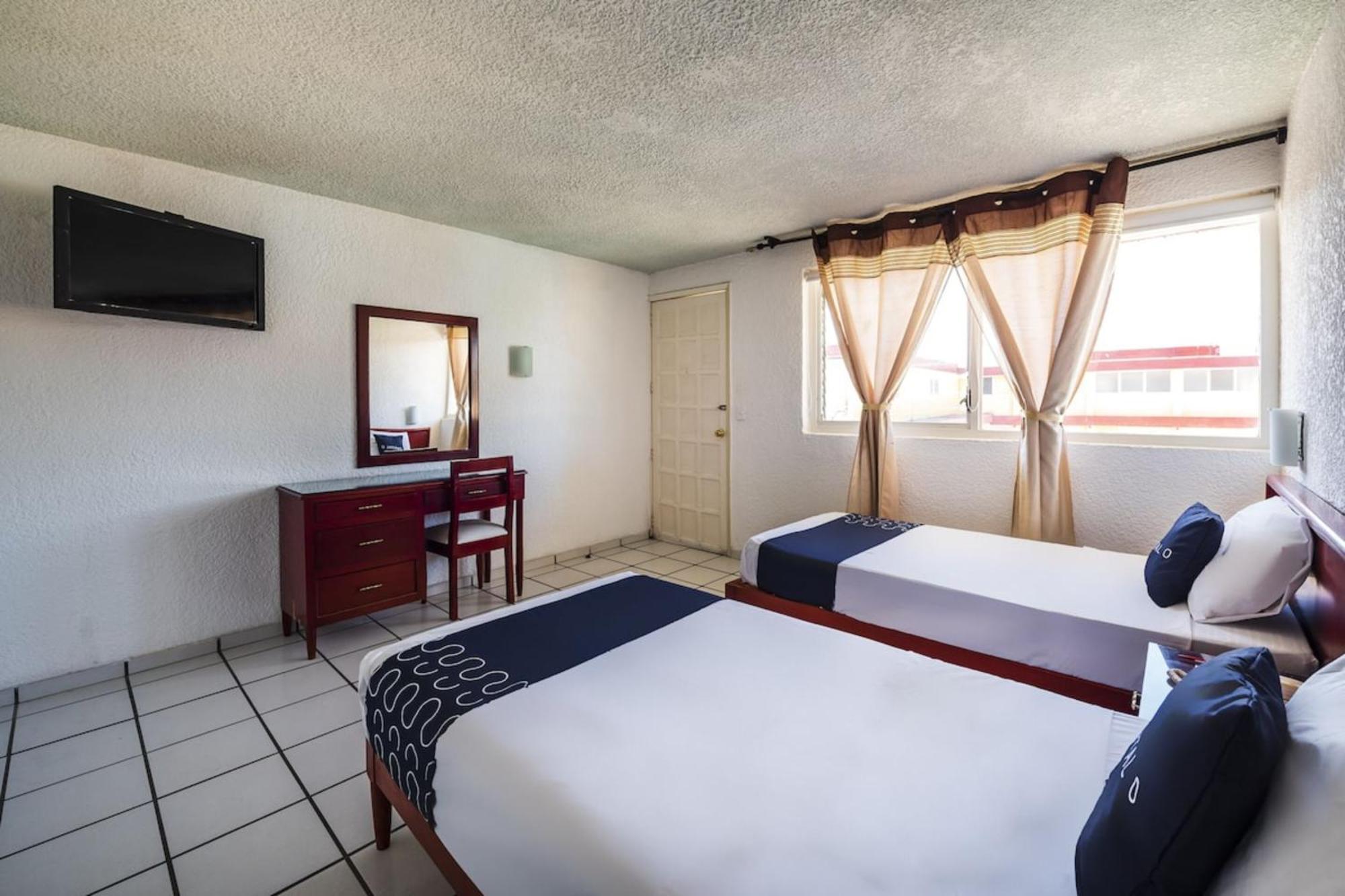 Capital O Colon, Ciudad Guzman Jalisco Hotel Kültér fotó