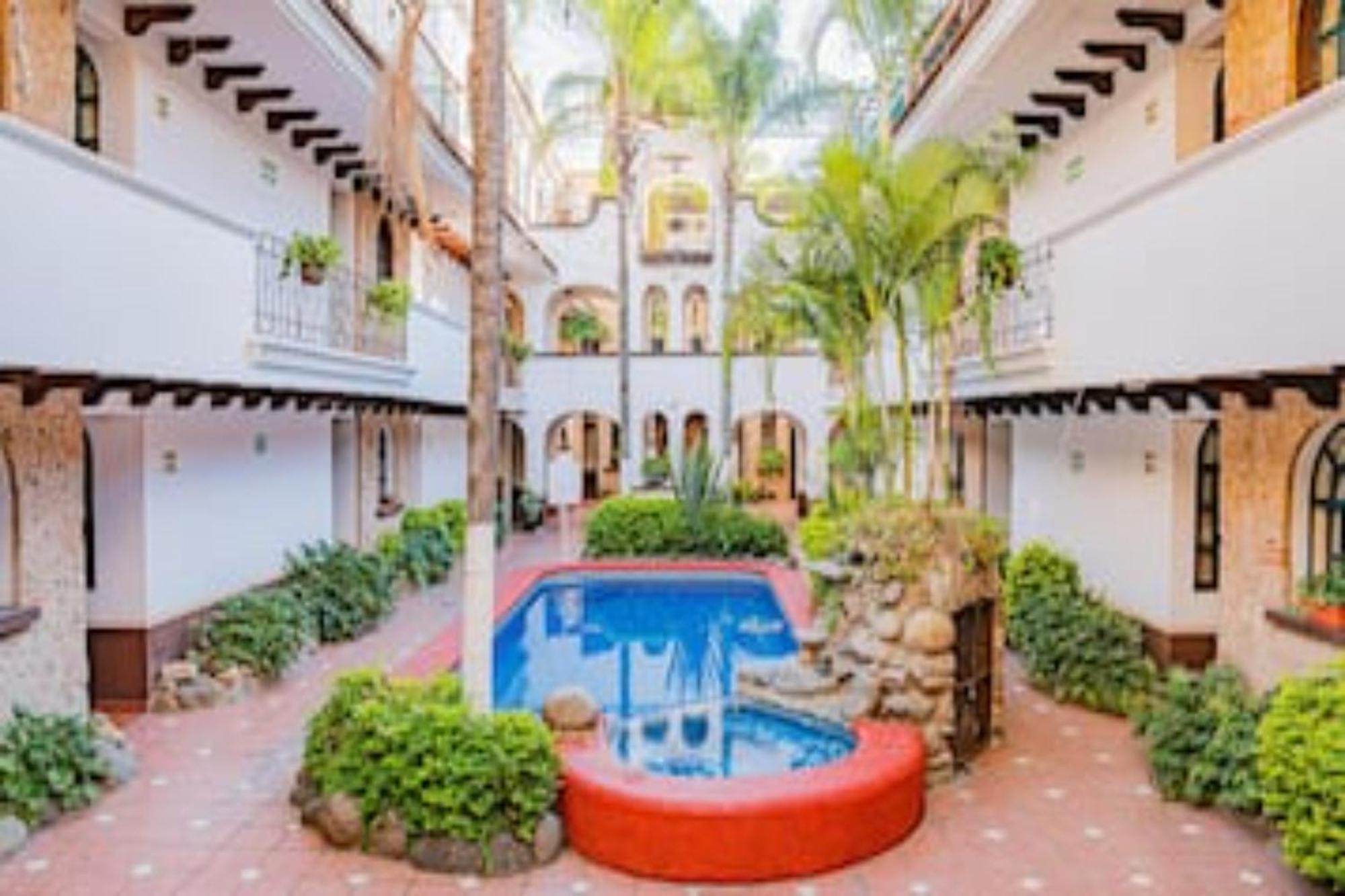 Capital O Colon, Ciudad Guzman Jalisco Hotel Kültér fotó